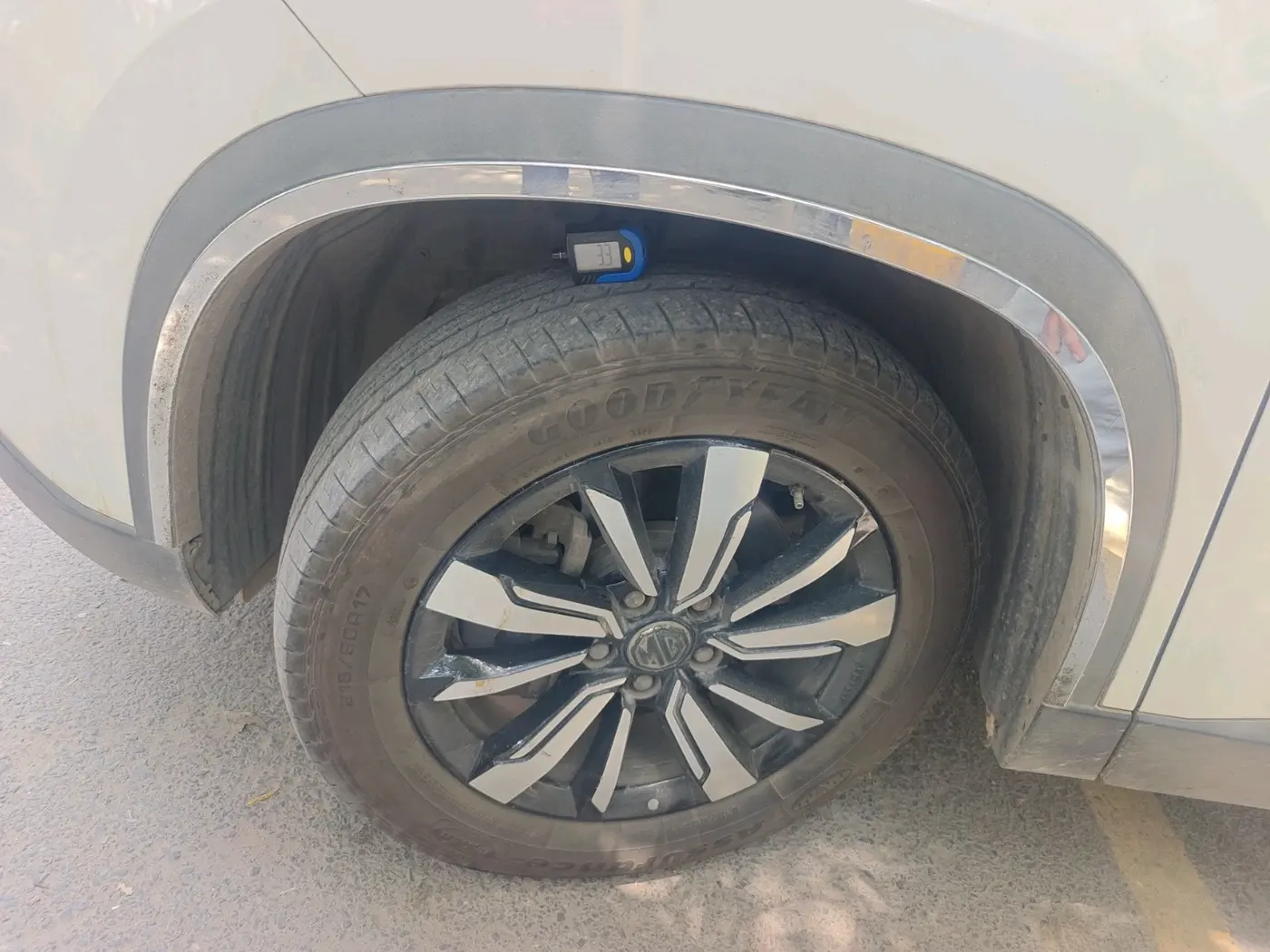 2020 MG HECTOR SMART HYBRID 1.5 PETROL, Petrol, Manual, 56,962 km, tyre