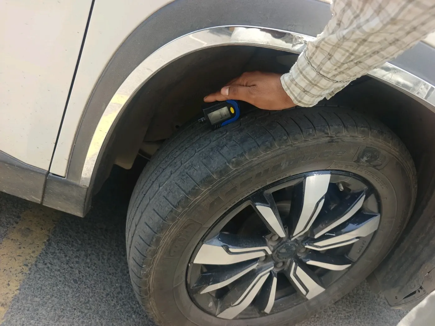 2020 MG HECTOR SMART HYBRID 1.5 PETROL, Petrol, Manual, 56,962 km, tyre