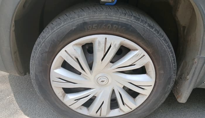 2021 Renault Kiger RXL AMT, Petrol, Automatic, 26,308 km, tyre