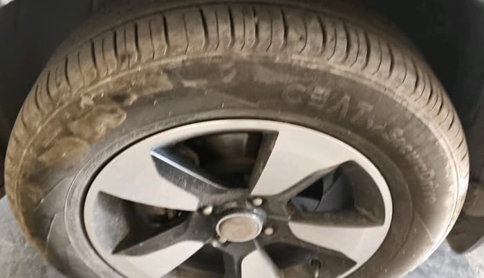 2018 Tata NEXON XZ PLUS PETROL, CNG, Manual, 1,22,704 km, tyre