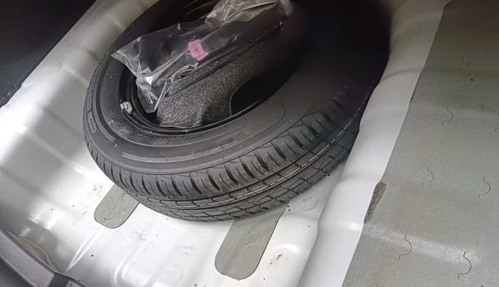 2023 Hyundai AURA S 1.2, Petrol, Manual, 14,151 km, tyre