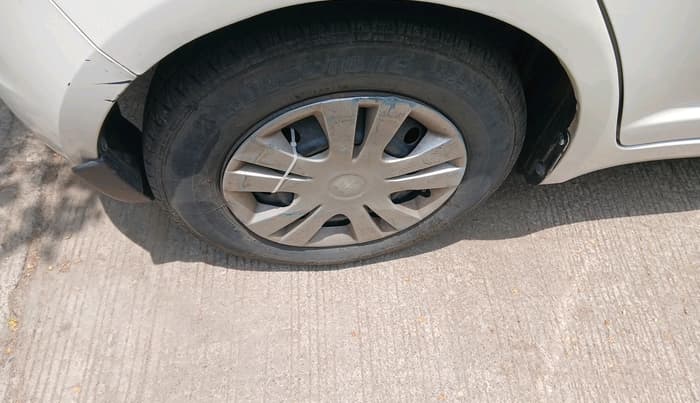2011 Maruti Swift LXI, Petrol, Manual, 77,401 km, tyre