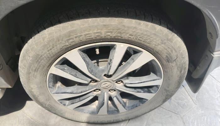 2019 Nissan Kicks XV PREMIUM DIESEL, Diesel, Manual, 1,27,674 km, tyre