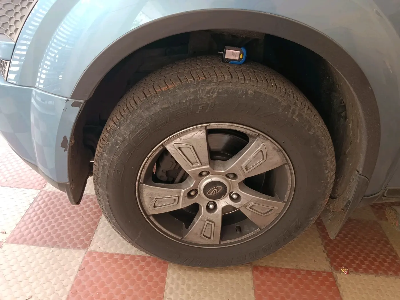 2014 Mahindra XUV500 W8, Diesel, Manual, 1,15,818 km, tyre