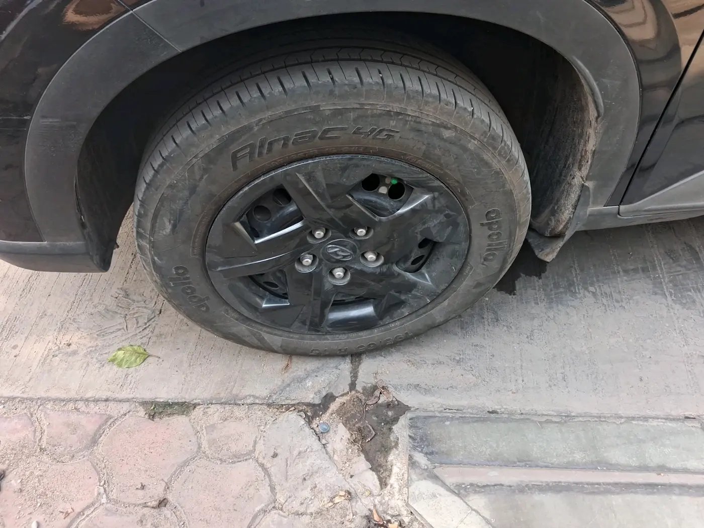 2024 Hyundai VENUE SX 1.2 PETROL, Petrol, Manual, 10,00,000 km, tyre