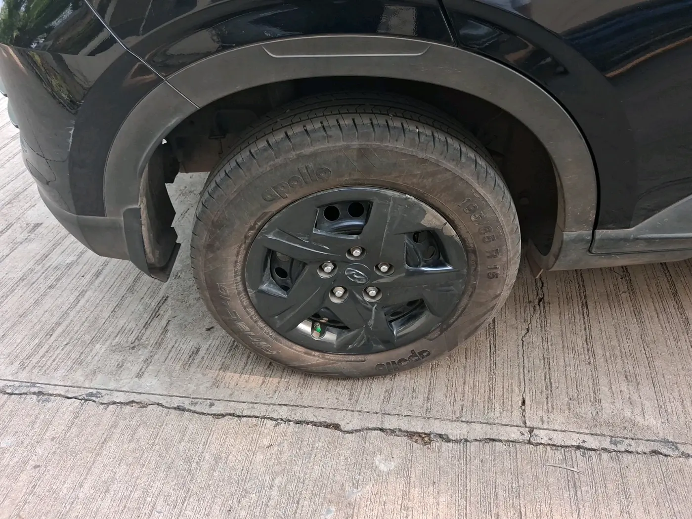 2024 Hyundai VENUE SX 1.2 PETROL, Petrol, Manual, 10,00,000 km, tyre