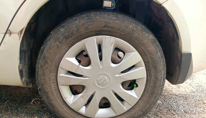 2014 Maruti Swift Dzire VDI, Diesel, Manual, 1,14,465 km, tyre