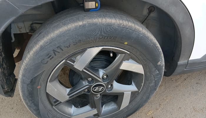 2020 Hyundai VENUE SX 1.5 CRDI, Diesel, Manual, 82,311 km, tyre