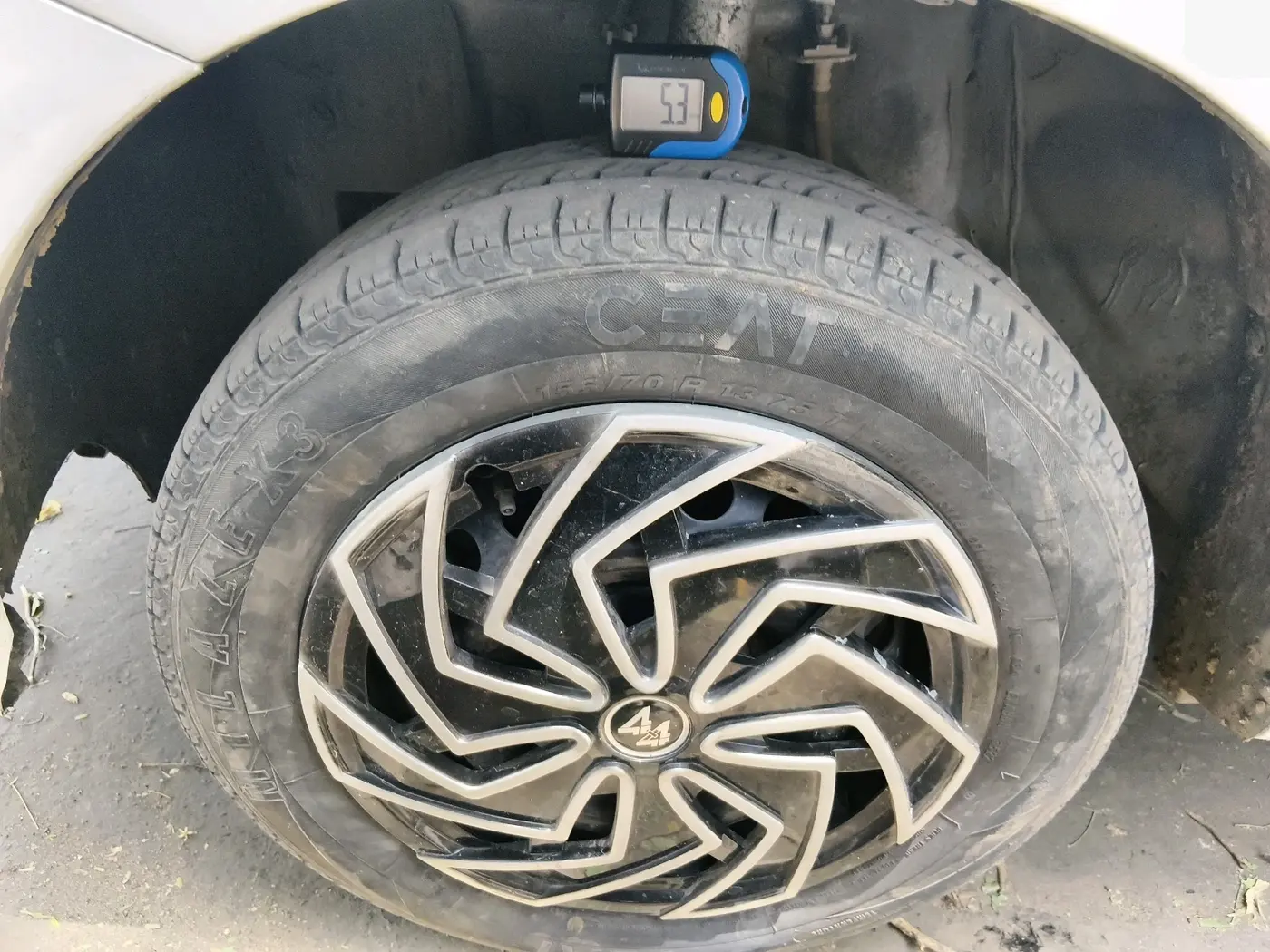 2016 Datsun Go T, CNG, Manual, 93,670 km, tyre