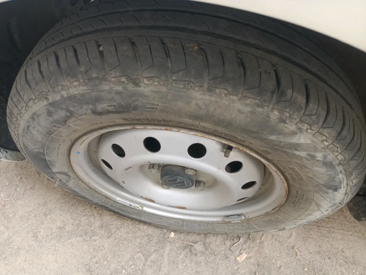 2023 Maruti Dzire TOUR S CNG, CNG, Manual, 68,024 km, tyre