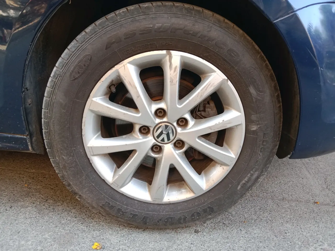 2014 Volkswagen Jetta COMFORTLINE TSI, Petrol, Manual, 1,50,474 km, tyre
