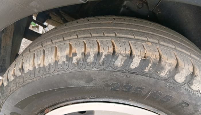 2017 Mahindra XUV500 W6 AT 1.99, Diesel, Automatic, 39,310 km, tyre