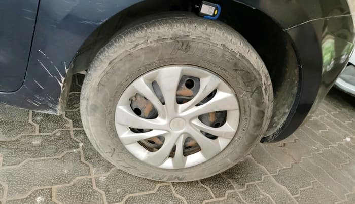 2019 Maruti Swift VXI, Petrol, Manual, 1,46,785 km, tyre