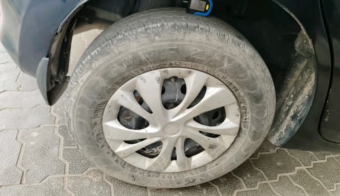 2019 Maruti Swift VXI, Petrol, Manual, 1,46,785 km, tyre