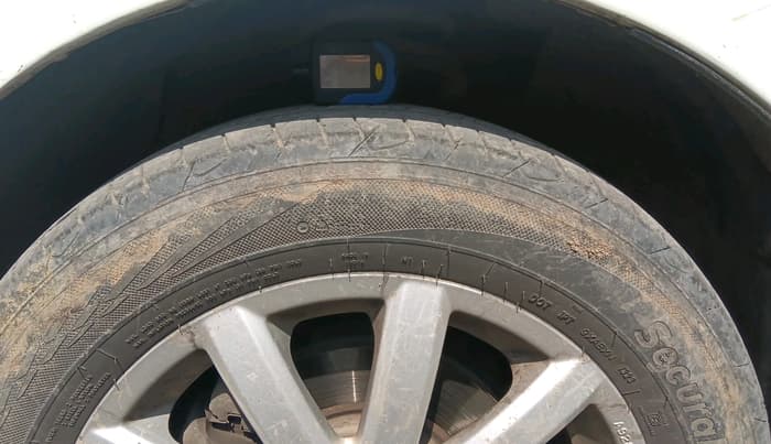 2011 Maruti SX4 ZDI, Diesel, Manual, 16,78,765 km, tyre