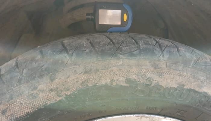 2011 Maruti SX4 ZDI, Diesel, Manual, 16,78,765 km, tyre