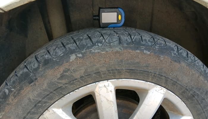2011 Maruti SX4 ZDI, Diesel, Manual, 16,78,765 km, tyre