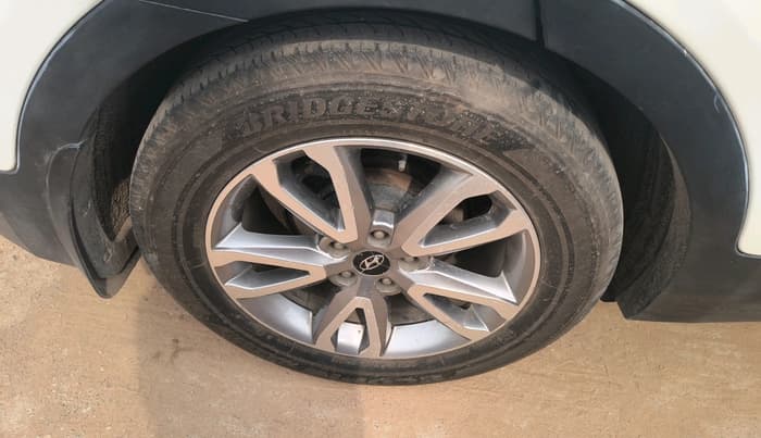 2015 Hyundai Santa Fe 4 WD AT, Diesel, Automatic, 93,857 km, tyre