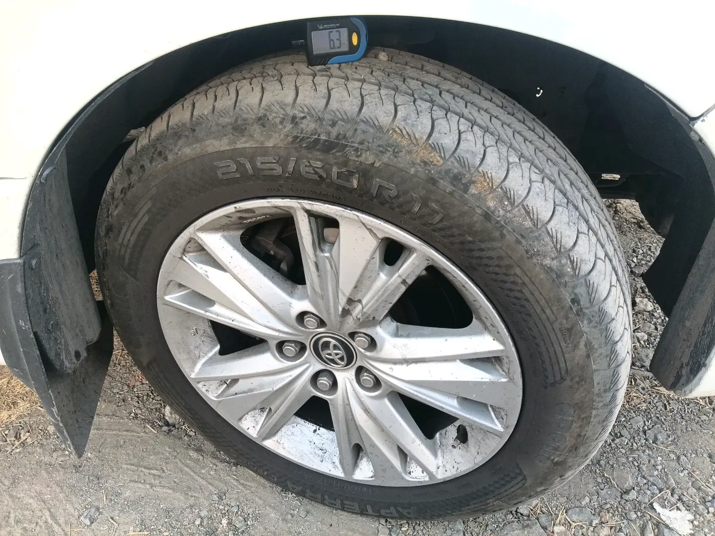2018 Toyota Innova Crysta 2.4 ZX 7 STR, Diesel, Manual, 1,62,046 km, tyre