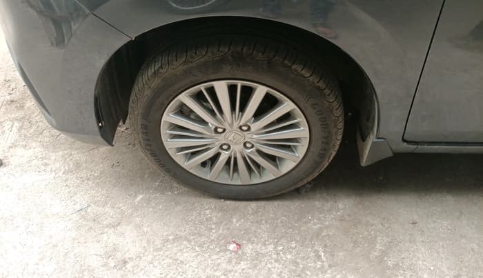 2025 Honda Amaze 1.2L I-VTEC VX CVT, Petrol, Automatic, 3,673 km, tyre