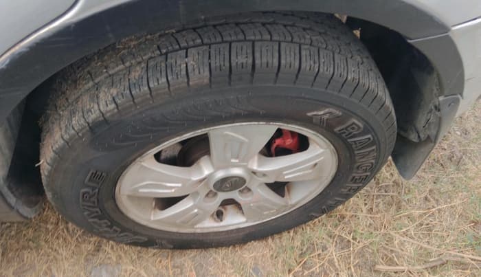 2014 Mahindra XUV500 W8, Diesel, Manual, 1,19,063 km, tyre