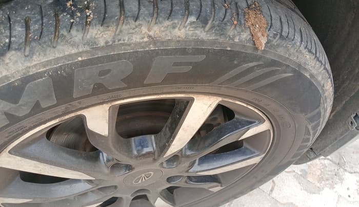 2012 Mahindra XUV500 W6, Diesel, Manual, 1,45,062 km, tyre