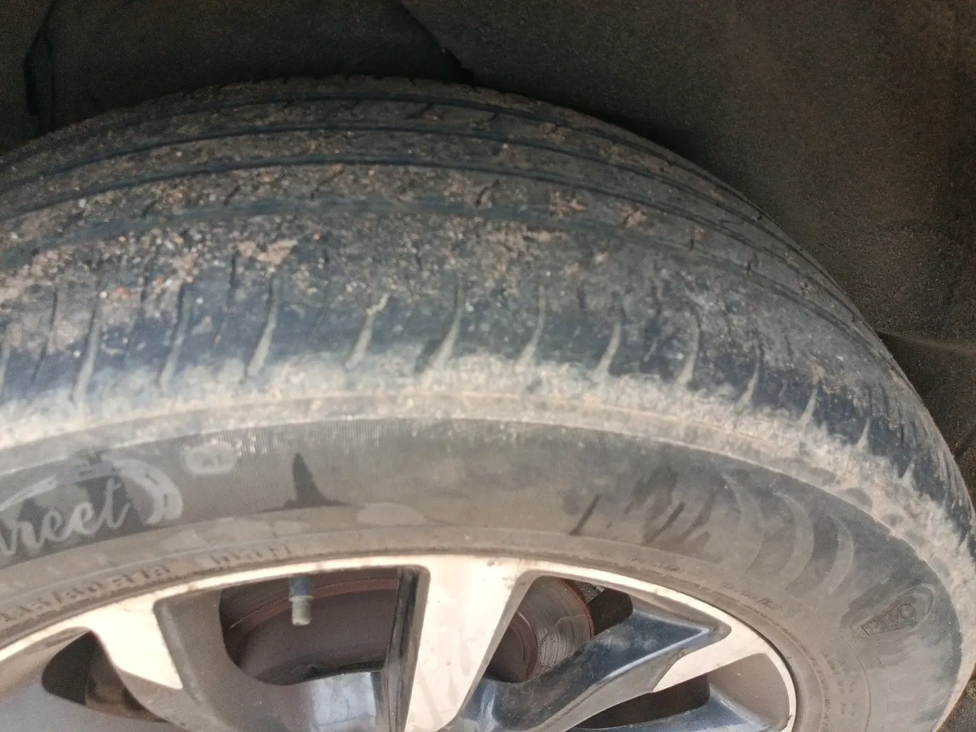 2012 Mahindra XUV500 W6, Diesel, Manual, 1,45,062 km, tyre