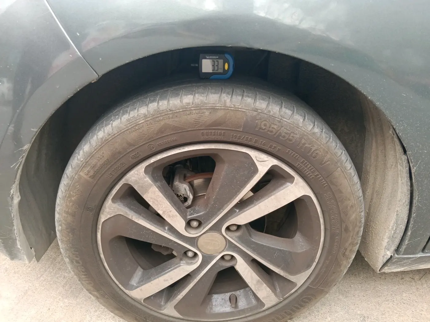 2022 Tata ALTROZ XZ PETROL, Petrol, Manual, 1,01,573 km, tyre