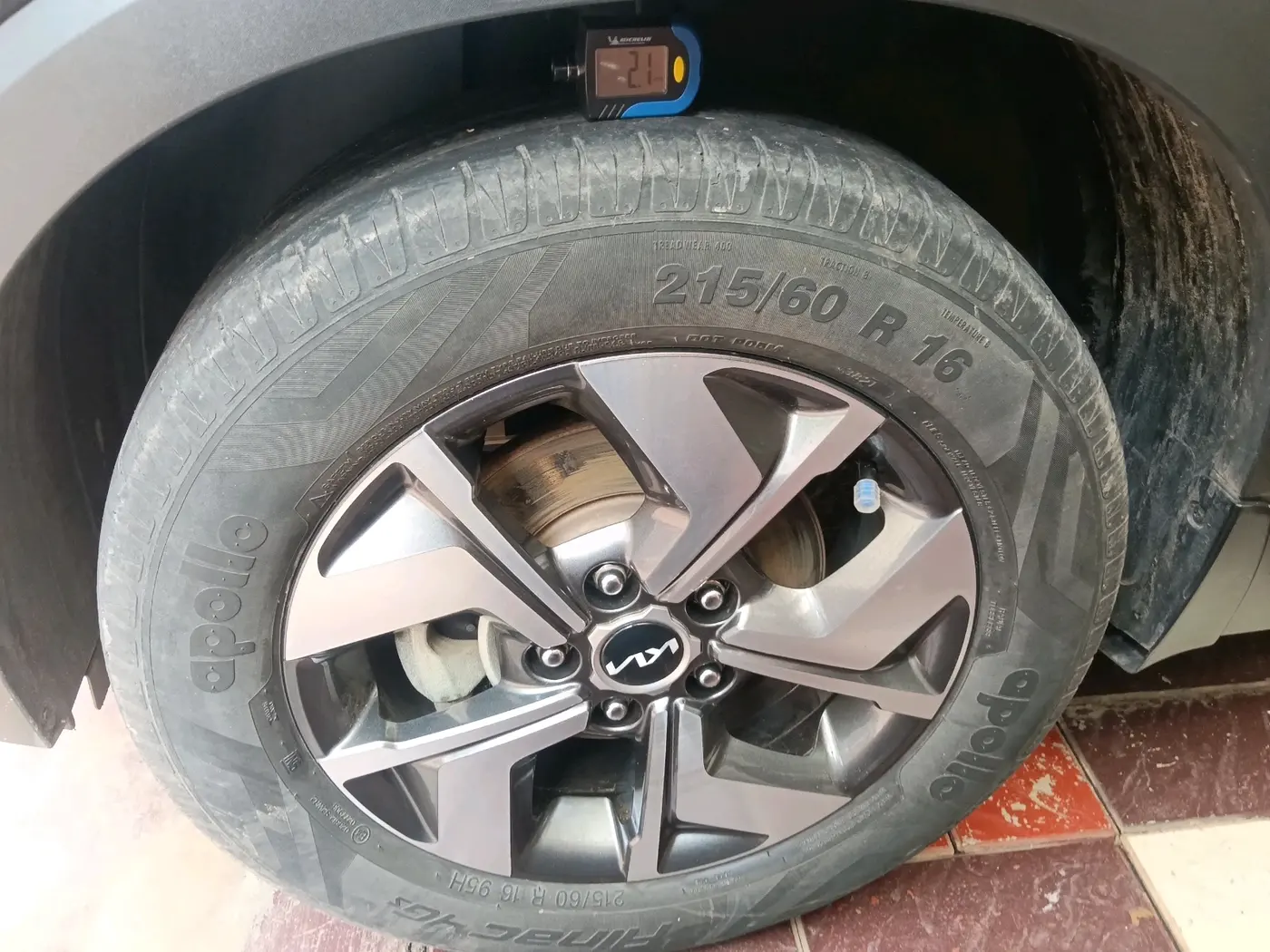 2021 KIA SONET HTX 1.0 IMT, Petrol, Manual, 47,867 km, tyre