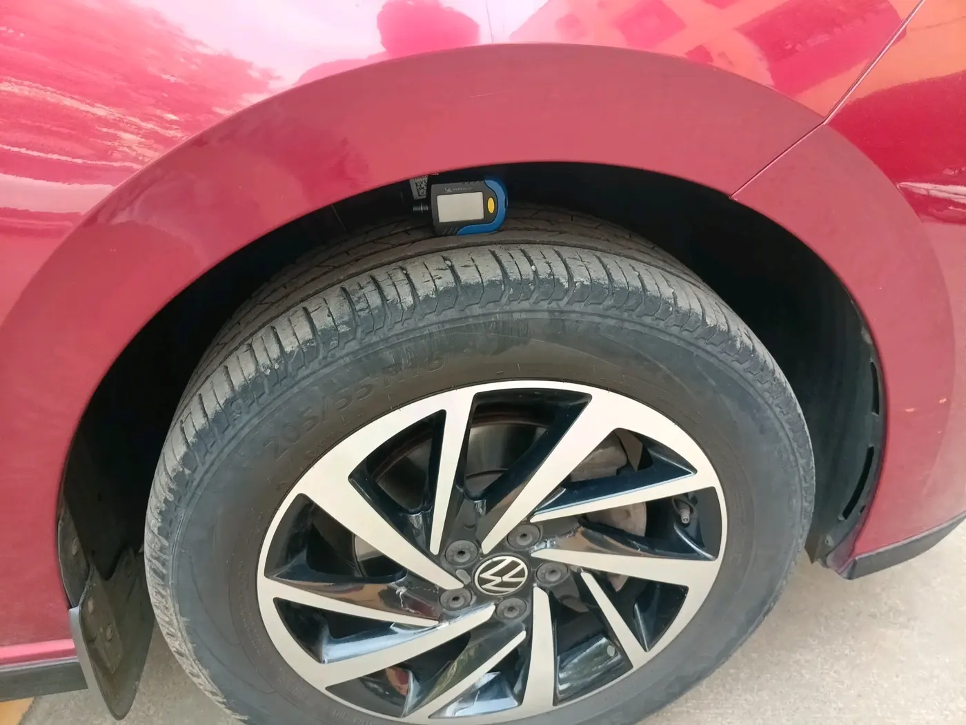 2023 Volkswagen VIRTUS TOPLINE TSI 1.0 AT, Petrol, Automatic, 36,765 km, tyre