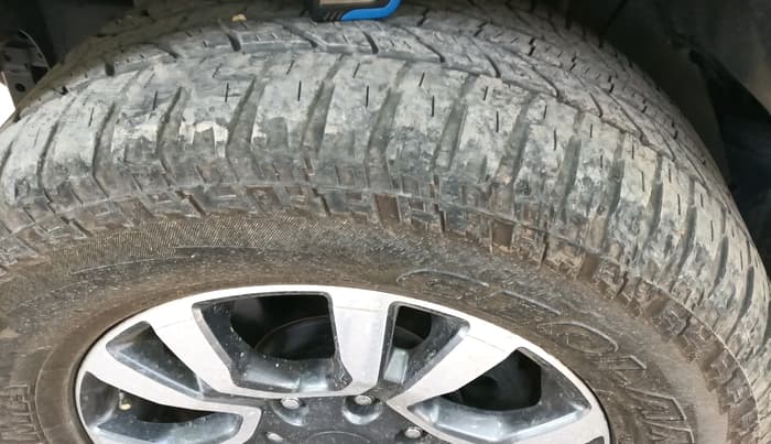 2016 Ford Endeavour TITANIUM 3.2 4X4 AT, Diesel, Automatic, 1,02,269 km, tyre