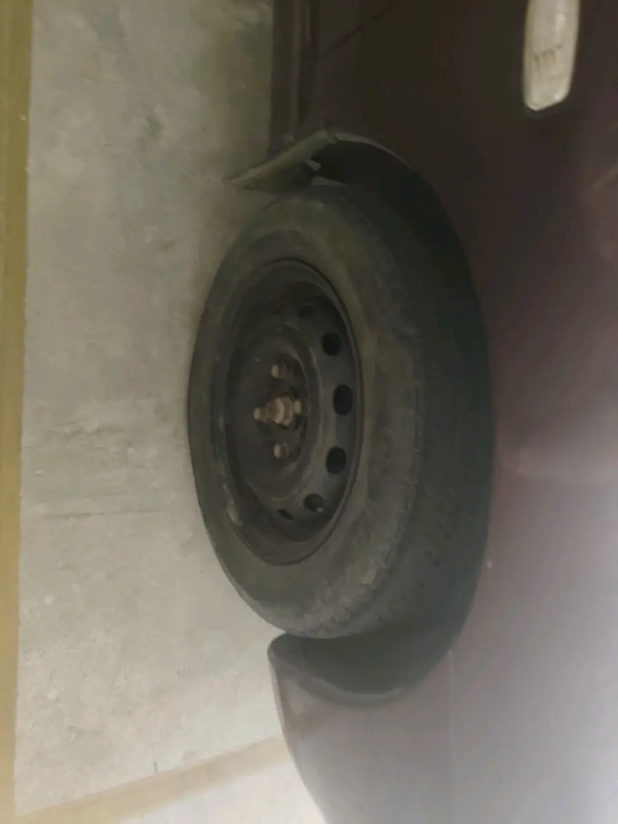2010 Tata Indigo ECS GLX, Petrol, Manual, 44,640 km, tyre