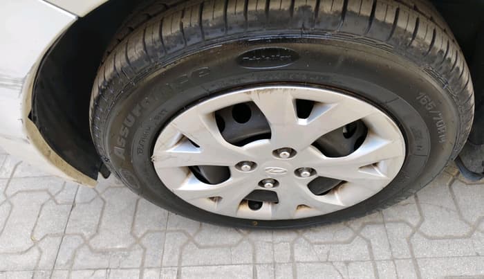 2014 Hyundai Grand i10 MAGNA 1.2 KAPPA VTVT, Petrol, Manual, 1,17,825 km, tyre