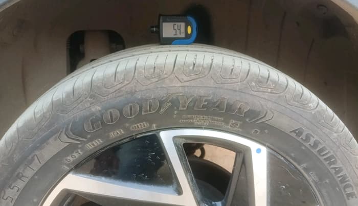 2025 Mahindra XUV 3XO AX7 1.2 TGDi AT, Petrol, Automatic, 19,547 km, tyre