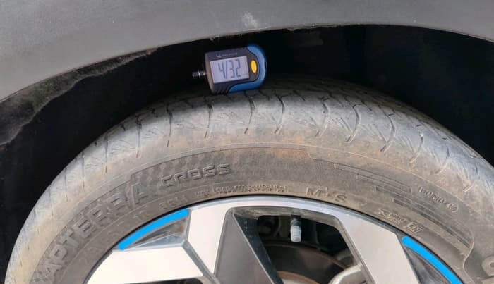 2022 Hyundai ALCAZAR 2.0 SIGNATURE (O) AT 7STR, Petrol, Automatic, 47,332 km, tyre