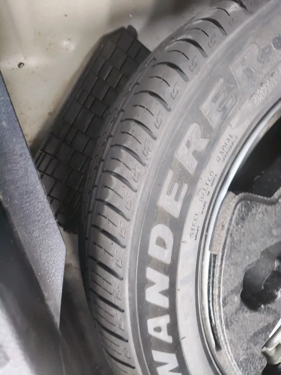 2022 Maruti BREZZA LXI, Petrol, Manual, 38,306 km, tyre
