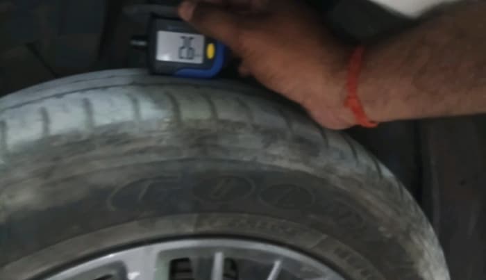2019 Maruti Ertiga ZXI+ SHVS, CNG, Manual, 70,713 km, tyre