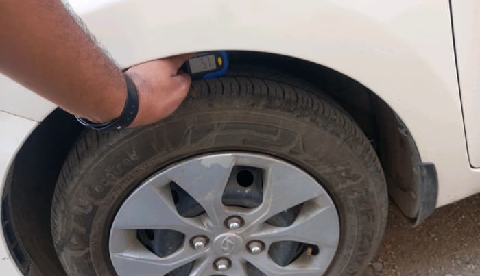 2018 Hyundai Xcent E+, CNG, Manual, 1,31,802 km, tyre