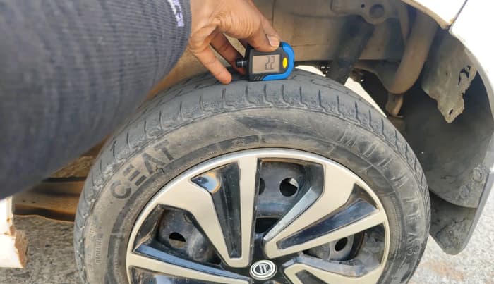 2016 Maruti Wagon R 1.0 LXI CNG, Petrol, Manual, 76,716 km, tyre
