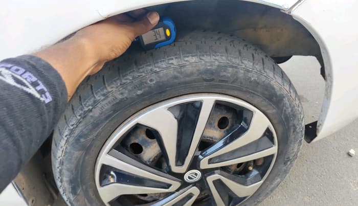2016 Maruti Wagon R 1.0 LXI CNG, Petrol, Manual, 76,716 km, tyre