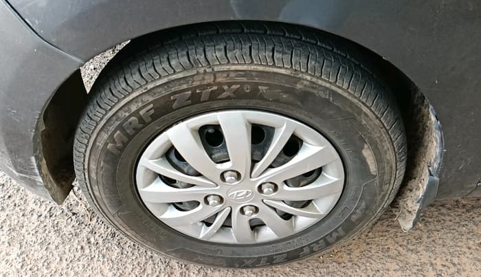 2013 Hyundai i10 SPORTZ 1.2, Petrol, Manual, 48,464 km, tyre