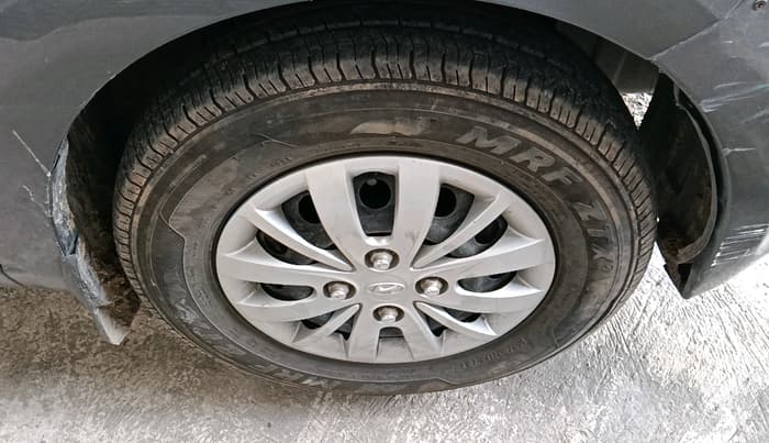 2013 Hyundai i10 SPORTZ 1.2, Petrol, Manual, 48,464 km, tyre