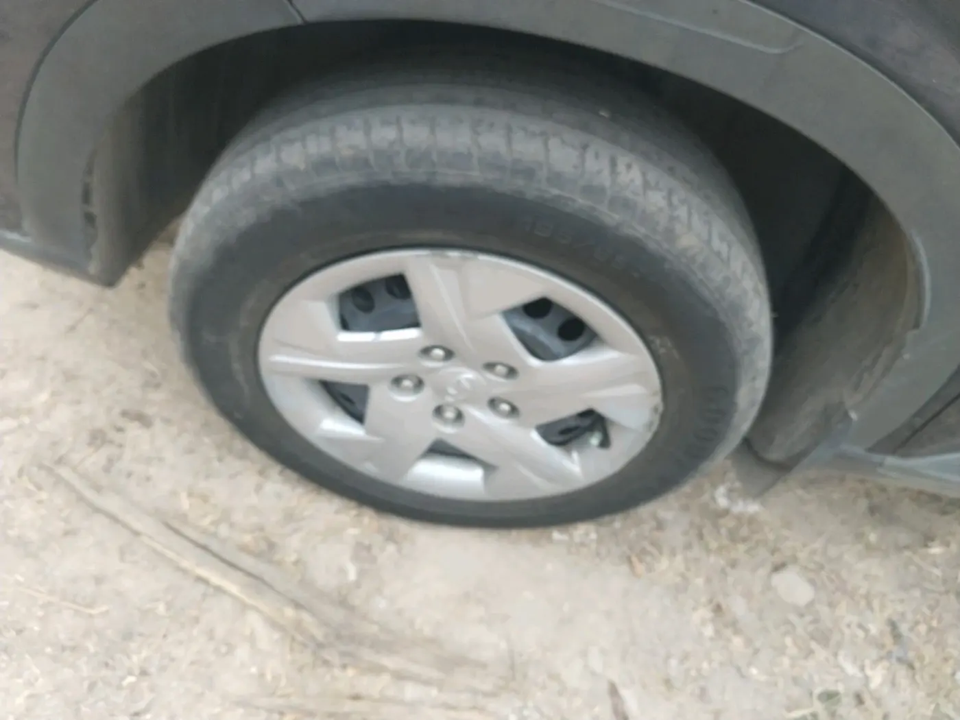 2021 Hyundai VENUE S 1.2, Petrol, Manual, 48,014 km, tyre