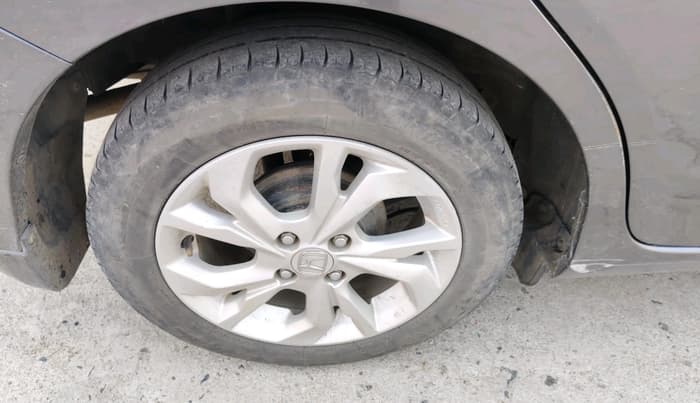 2020 Honda Amaze 1.5L I-DTEC VX, Diesel, Manual, 1,78,046 km, tyre
