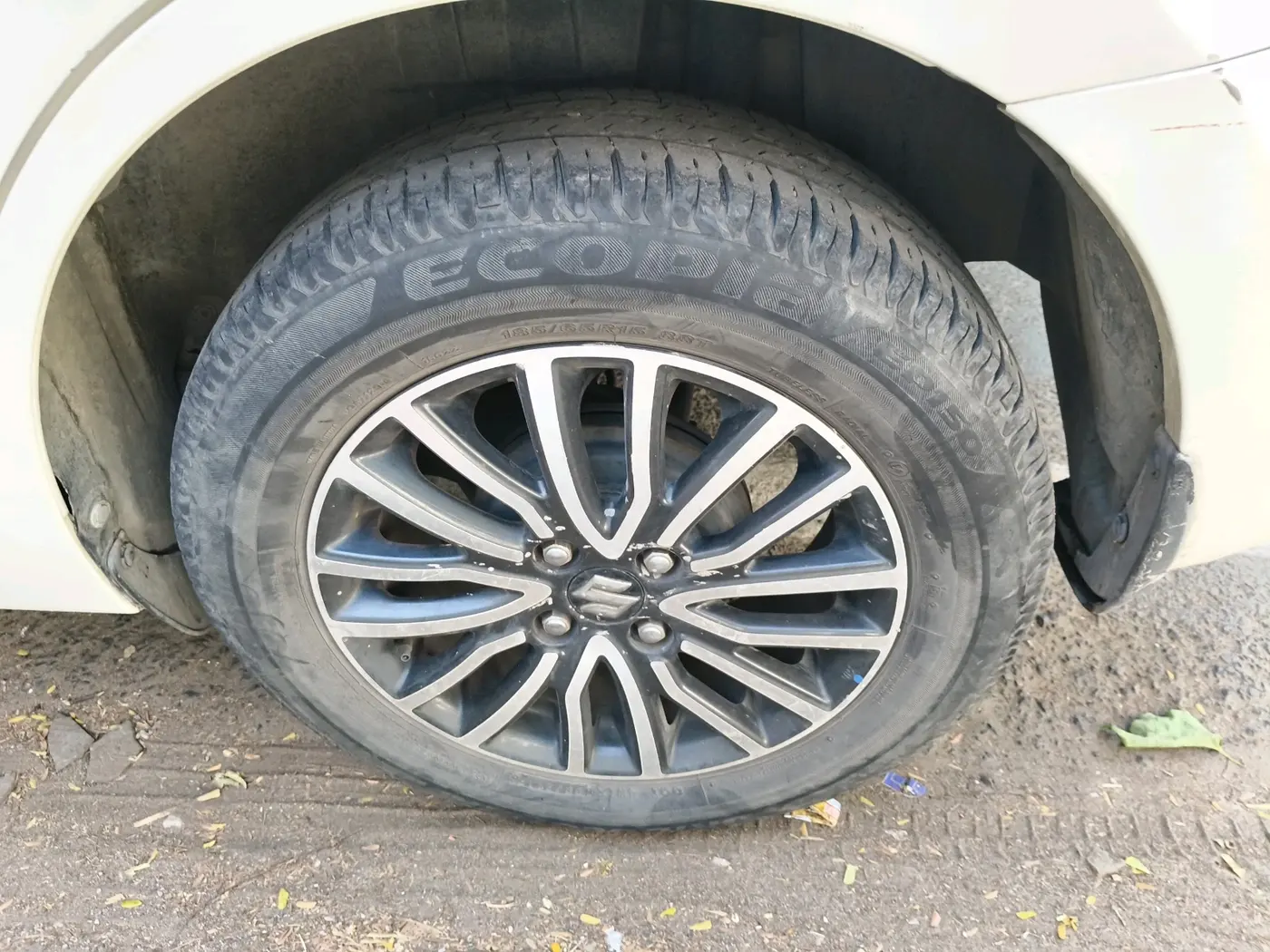2017 Maruti Dzire ZXI PLUS AMT, Petrol, Automatic, 58,376 km, tyre