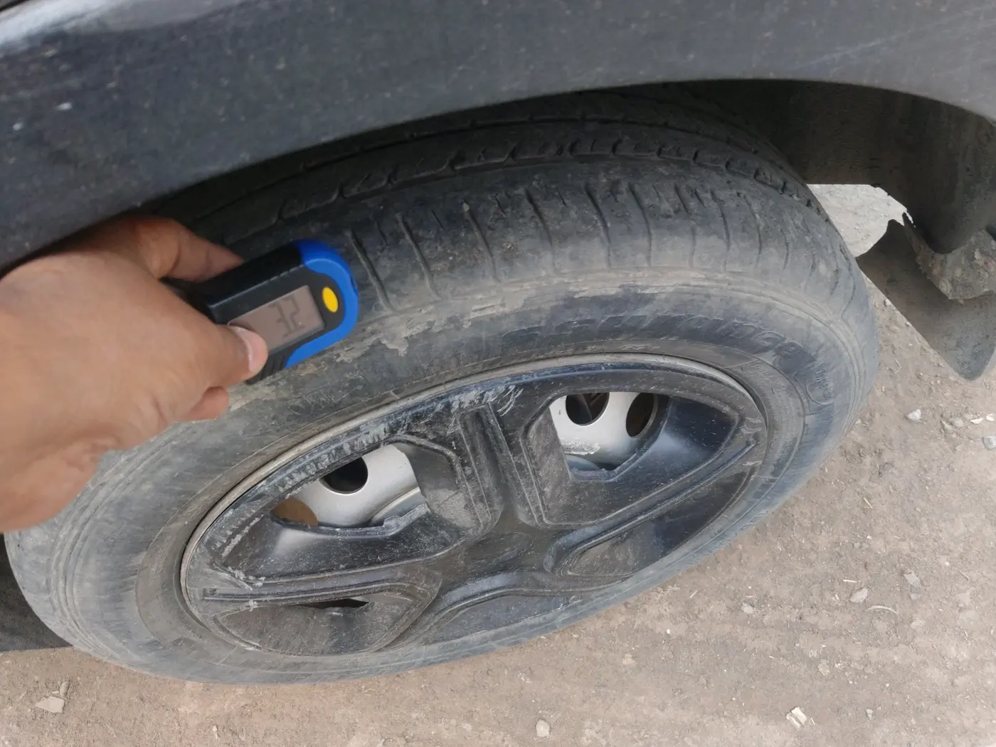 2022 Tata NEXON XE PETROL, Petrol, Manual, 50,068 km, tyre