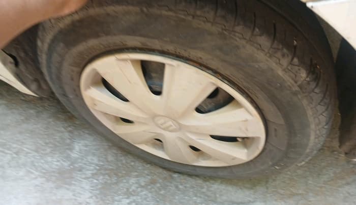 2011 Maruti Swift Dzire VXI, Petrol, Manual, 1,32,626 km, tyre