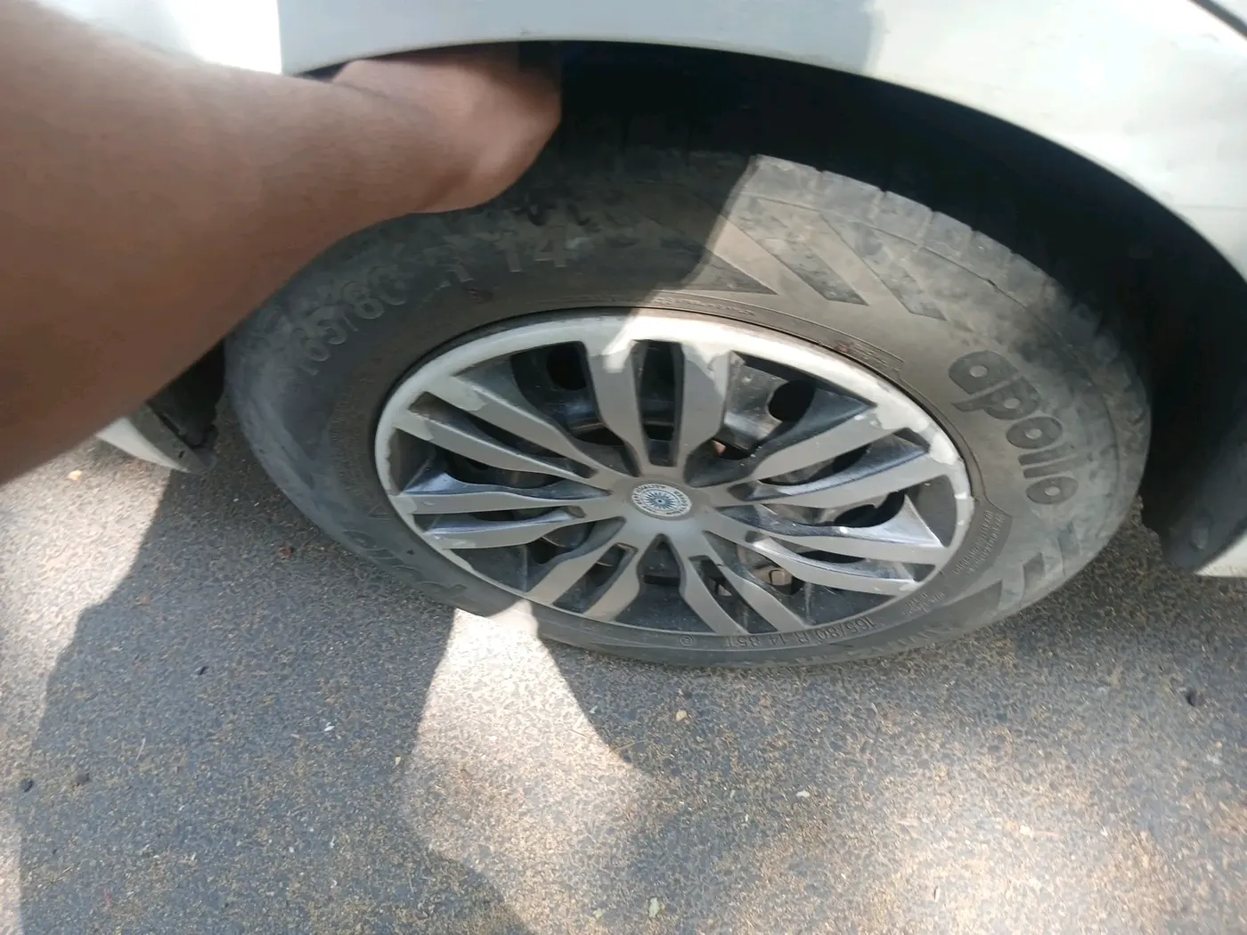 2011 Maruti Swift Dzire VXI, Petrol, Manual, 1,32,626 km, tyre