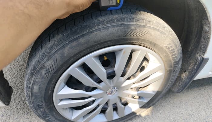2011 Maruti Wagon R 1.0 VXI, Petrol, Manual, 65,671 km, tyre