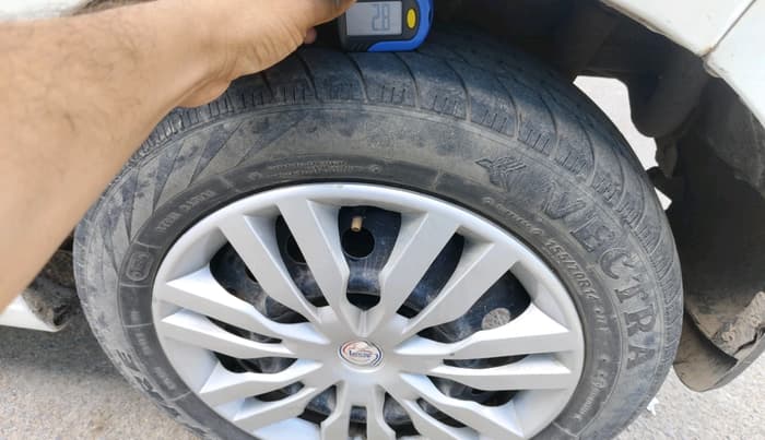 2011 Maruti Wagon R 1.0 VXI, Petrol, Manual, 65,671 km, tyre